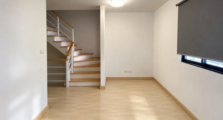For sale and for rent 3 bedrooms house in Wang Thonglang, Bangkok