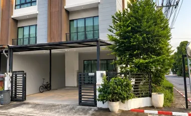 For sale and for rent 3 bedrooms house in Wang Thonglang, Bangkok