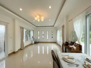 Villa zum Kauf und zur Miete mit 4 Zimmer in Mueang Phuket, Phuket