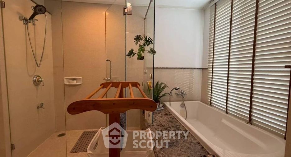 Condo en venta de 3 habitaciones en Khlong Toei, Bangkok
