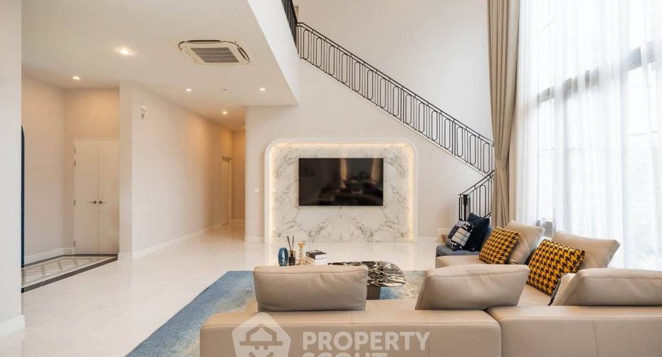 For rent and for sale 4 bedrooms house in Bang Kapi, Bangkok