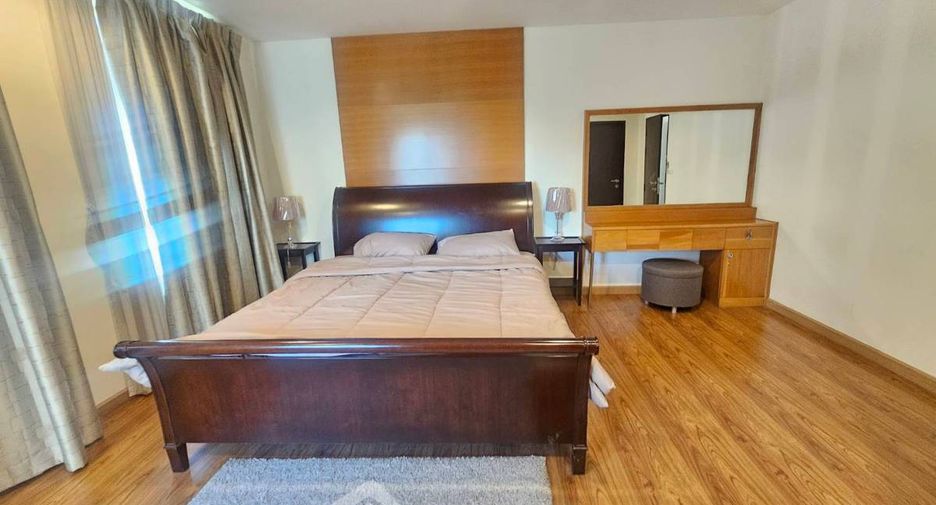 For sale 2 bedrooms condo in Khlong Toei, Bangkok