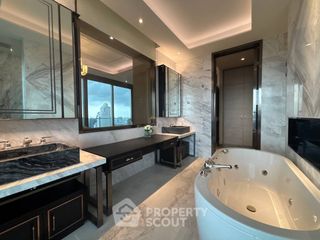 À vendre 3 chambres condo à Khlong San, Bangkok