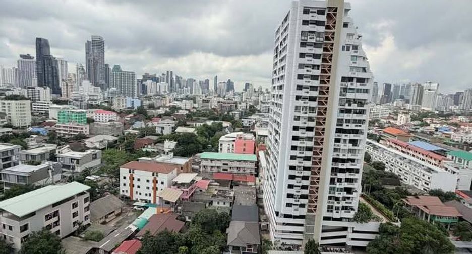 For sale 1 bed condo in Watthana, Bangkok