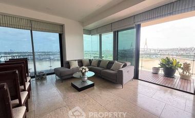 Condo en venta de 3 habitaciones en Yan Nawa, Bangkok
