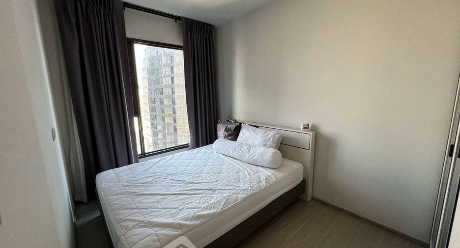 For rent 2 bedrooms condo in Huai Khwang, Bangkok