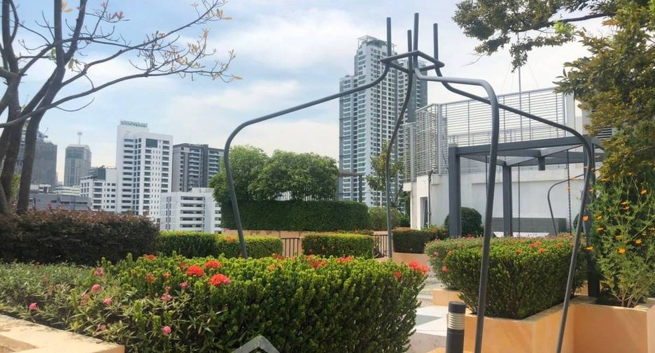 For sale 2 bedrooms condo in Watthana, Bangkok