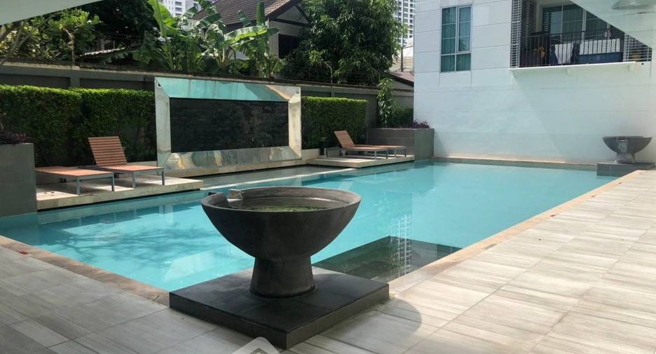 For sale 2 bedrooms condo in Watthana, Bangkok