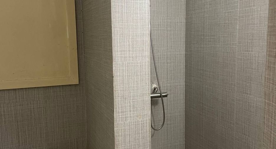 For rent and for sale 2 bedrooms condo in Watthana, Bangkok