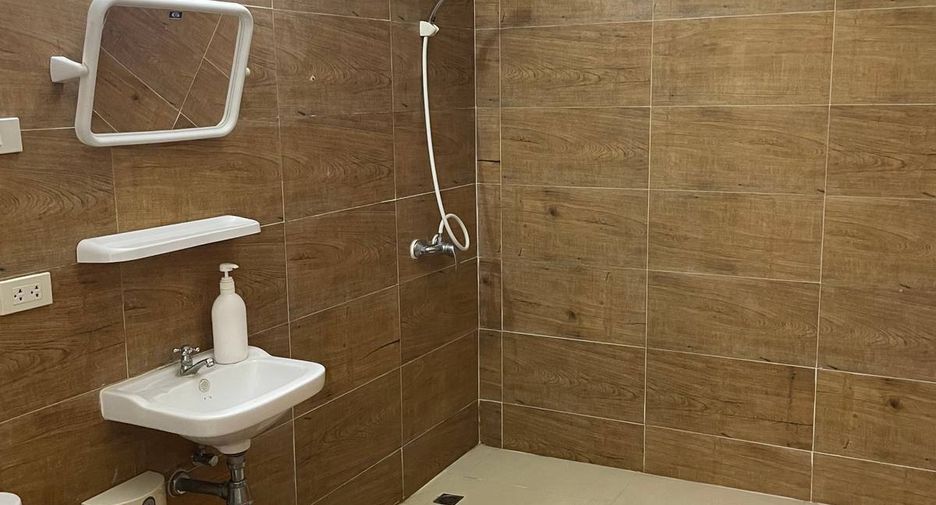 For rent and for sale 2 bedrooms condo in Watthana, Bangkok