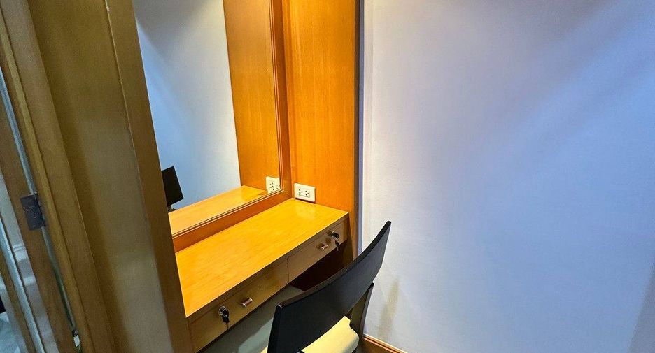For sale 3 bedrooms condo in Bang Rak, Bangkok