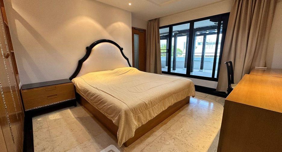 For sale 3 bedrooms condo in Bang Rak, Bangkok