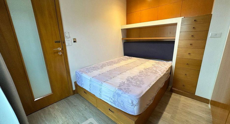For sale 3 bedrooms condo in Bang Rak, Bangkok
