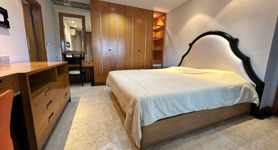 For sale 3 bedrooms condo in Bang Rak, Bangkok