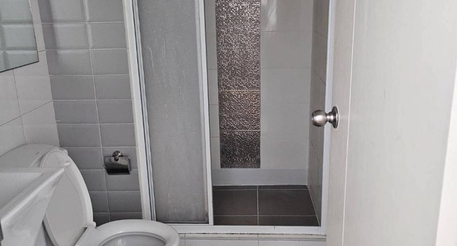 For sale 2 bedrooms condo in Khlong Toei, Bangkok