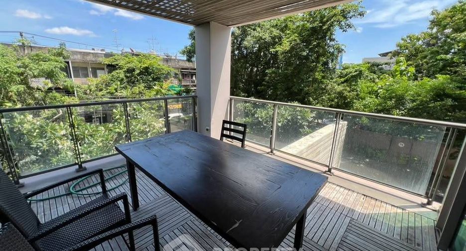 À vendre 3 chambres condo à Yan Nawa, Bangkok
