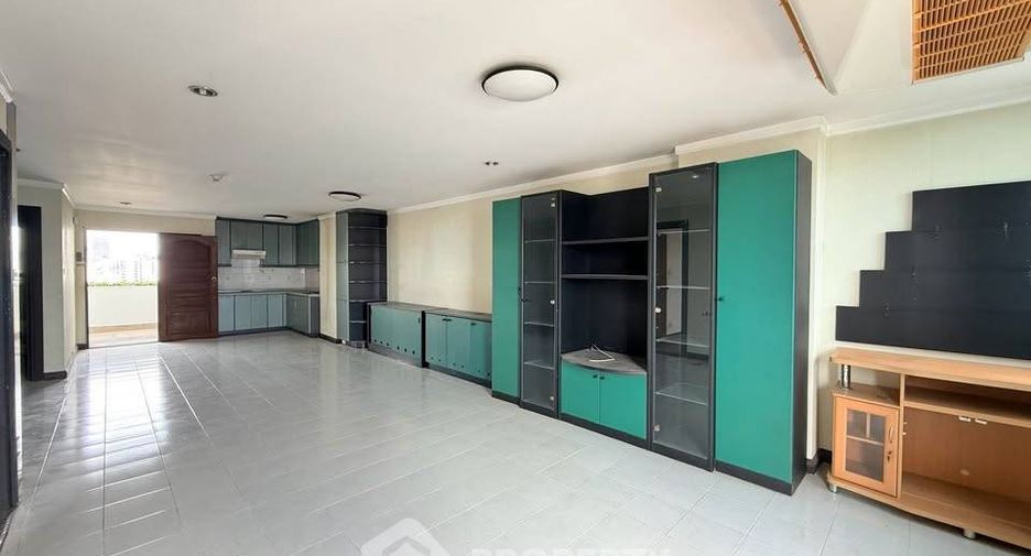 For sale 2 bedrooms condo in Watthana, Bangkok