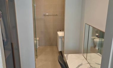 Condo en alquiler y en venta de 1 habitaciones en Pathum Wan, Bangkok