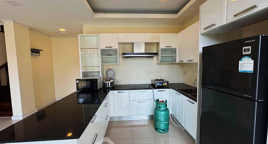 Haus zum Kauf mit 4 Zimmer in Bang Lamung, Chonburi