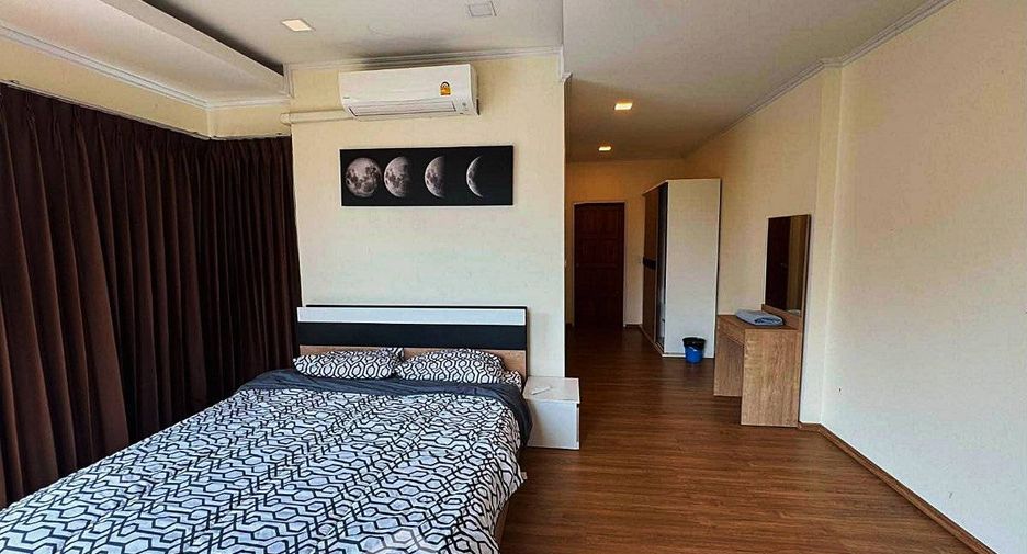 Haus zum Kauf mit 4 Zimmer in Bang Lamung, Chonburi