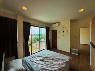 Haus zum Kauf mit 4 Zimmer in Bang Lamung, Chonburi