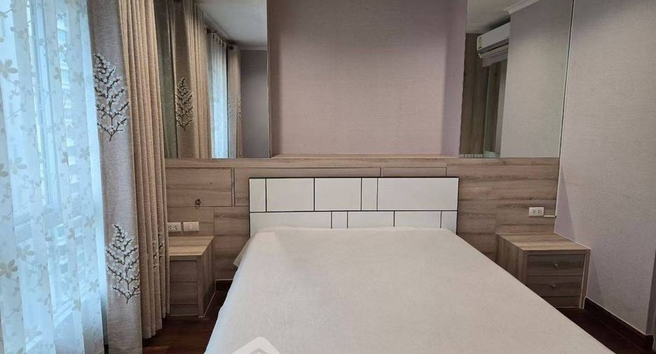For sale 3 bedrooms condo in Yan Nawa, Bangkok