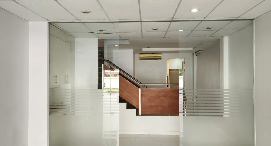 Casa adosada en venta de 3 habitaciones en Watthana, Bangkok