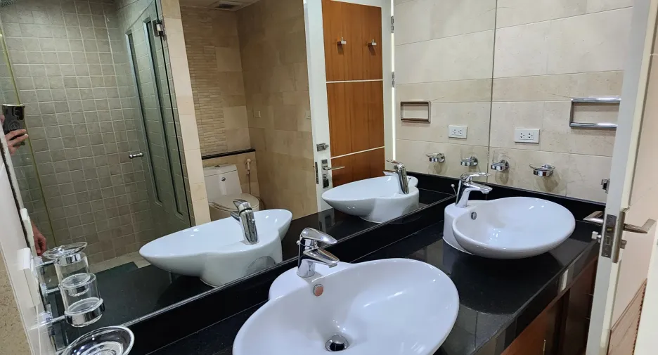 Casa adosada en venta de 3 habitaciones en Watthana, Bangkok