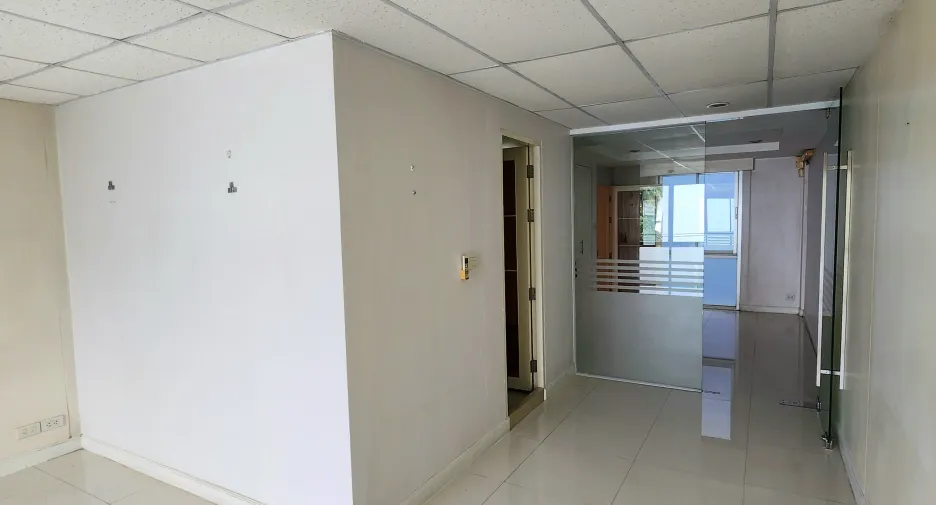 Casa adosada en venta de 3 habitaciones en Watthana, Bangkok