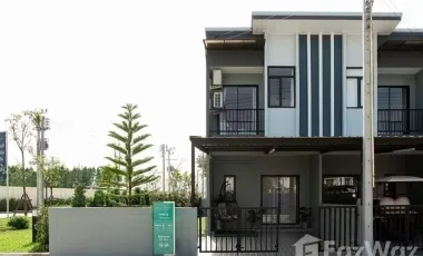 Reihenhaus zum Kauf mit 2 Zimmer in Si Racha, Chonburi
