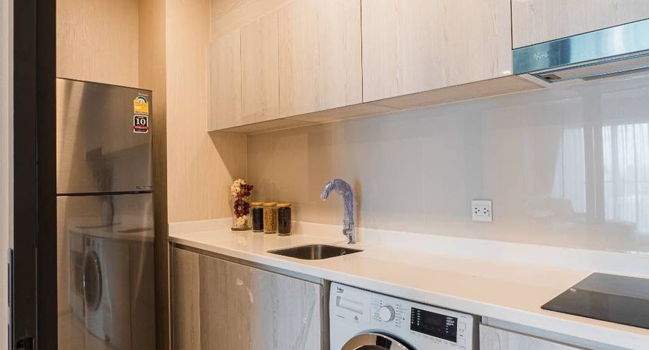 For rent 2 bedrooms condo in Pathum Wan, Bangkok