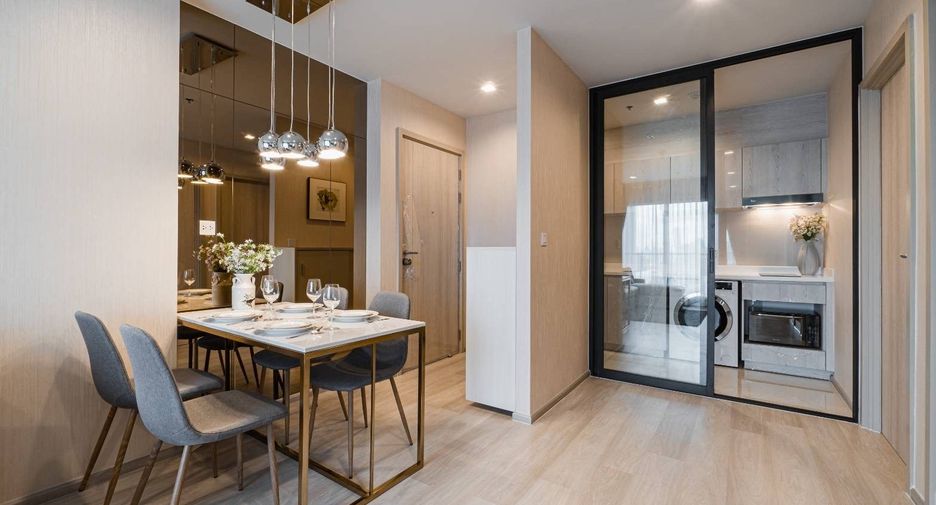 For rent 2 bedrooms condo in Pathum Wan, Bangkok