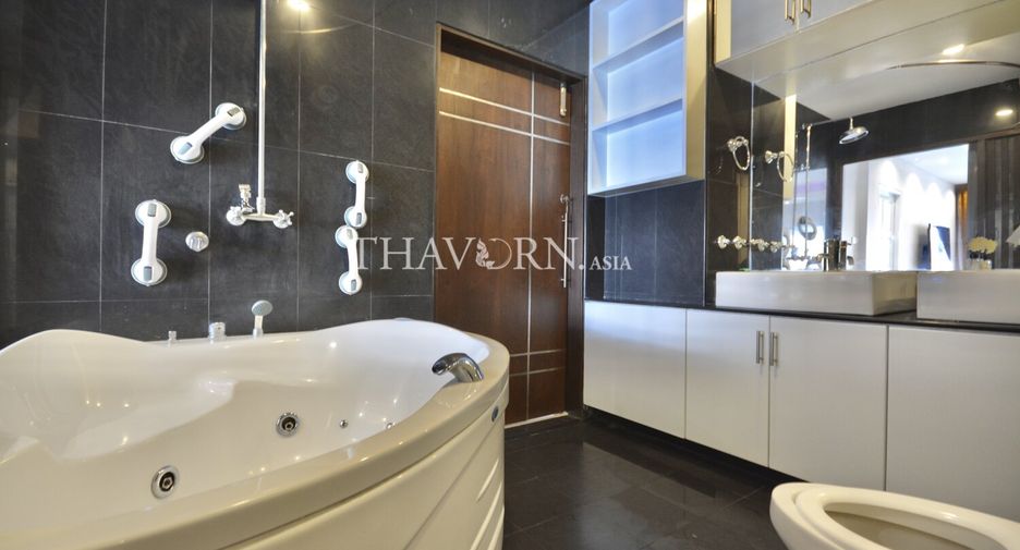 À vendre 2 chambres condo à Jomtien, Pattaya