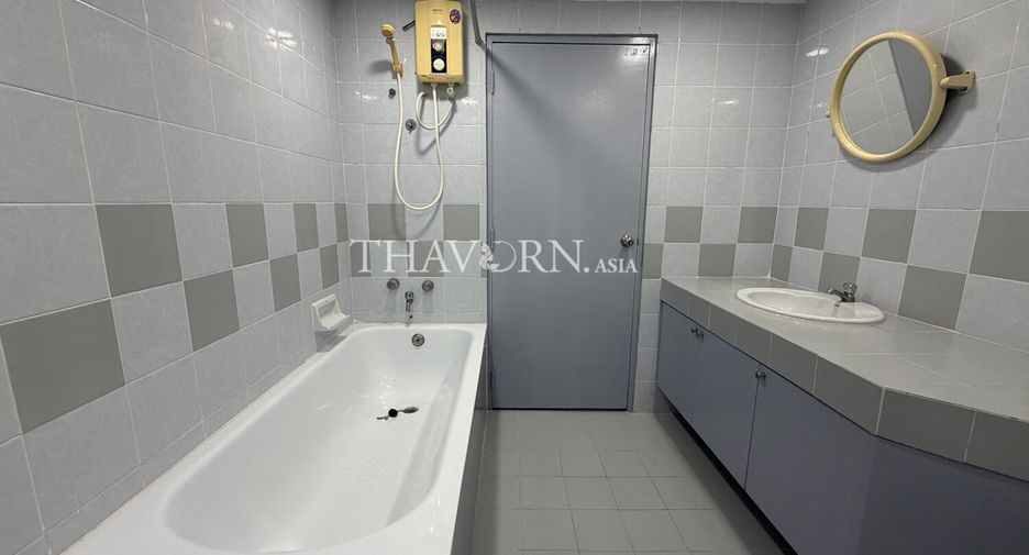 À vendre 2 chambres condo à Na Jomtien, Pattaya