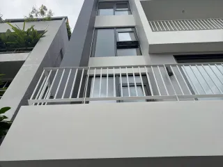 For sale そして for rent 7 ベッドルーム villa in Huai Khwang, Bangkok