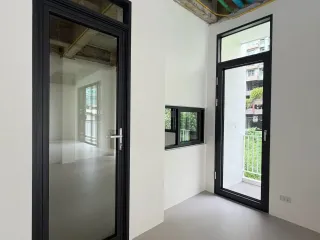 For sale そして for rent 7 ベッドルーム villa in Huai Khwang, Bangkok