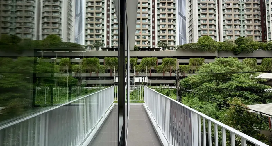 For sale そして for rent 7 ベッドルーム villa in Huai Khwang, Bangkok