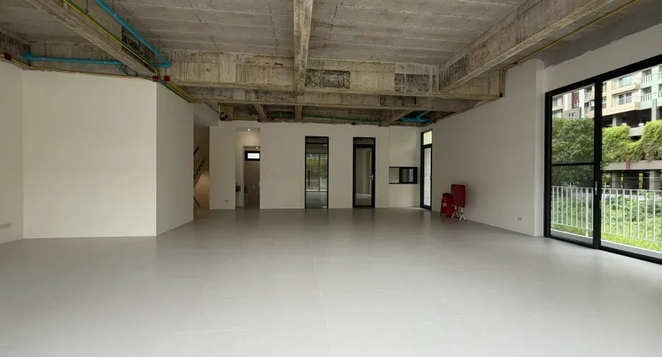 For sale そして for rent 7 ベッドルーム villa in Huai Khwang, Bangkok