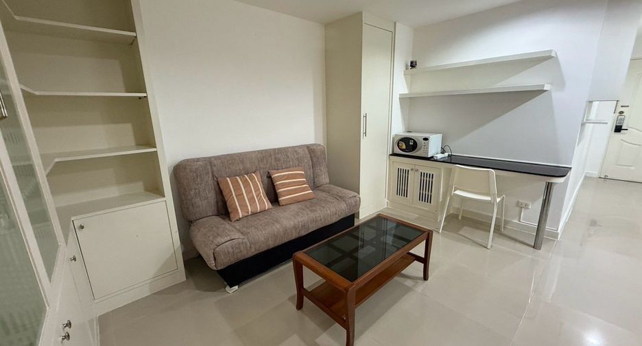 For rent 1 bed condo in Khlong Toei, Bangkok