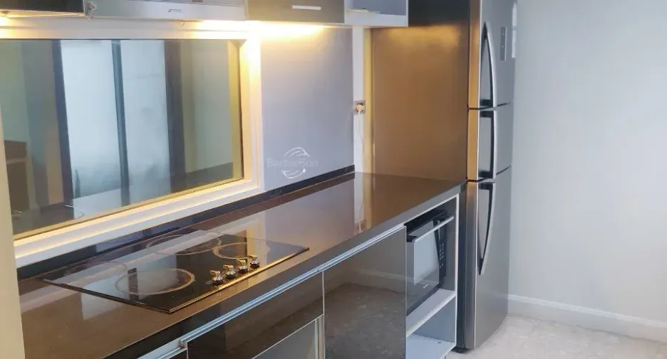 For rent 3 bedrooms condo in Khlong Toei, Bangkok