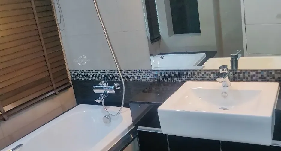 For rent 3 bedrooms condo in Khlong Toei, Bangkok