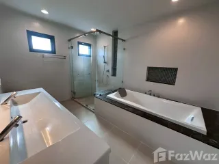 For rent 4 bedrooms house in Bang Kapi, Bangkok