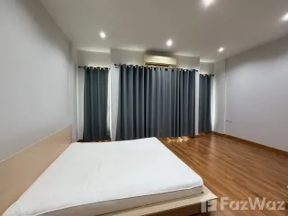 For rent 4 bedrooms townhouse in Chatuchak, Bangkok