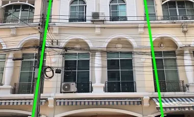 For rent 4 bedrooms townhouse in Chatuchak, Bangkok