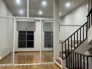 For rent 4 bedrooms townhouse in Chatuchak, Bangkok