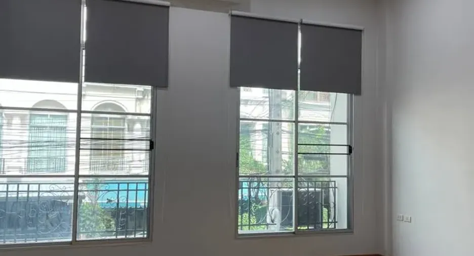 For rent 4 bedrooms townhouse in Chatuchak, Bangkok