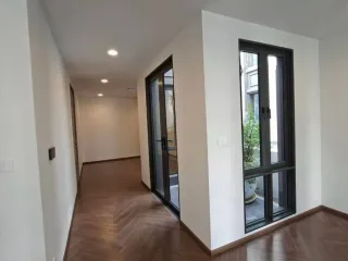 À louer 4 chambres maison à Yan Nawa, Bangkok