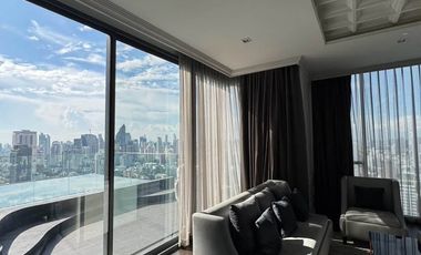 Condo en alquiler de 3 habitaciones en Khlong Toei, Bangkok