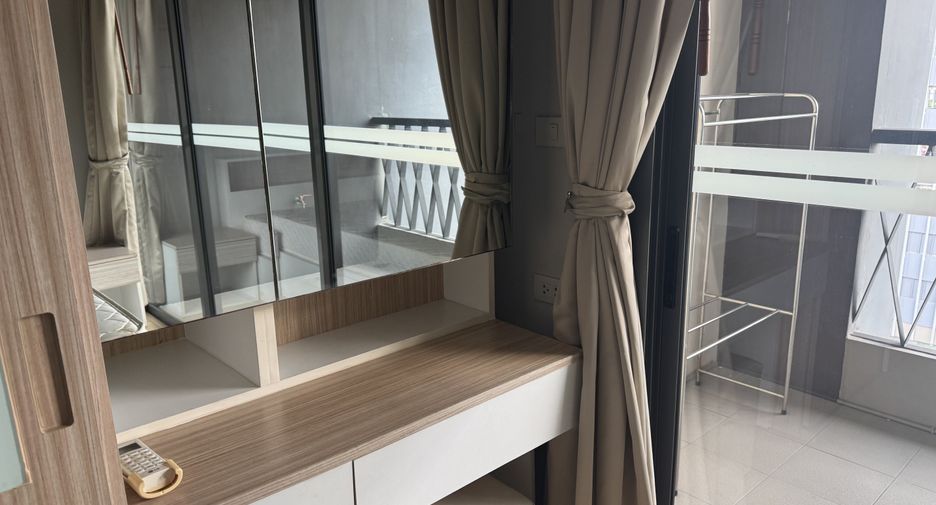 For rent 1 bed condo in Phra Khanong, Bangkok