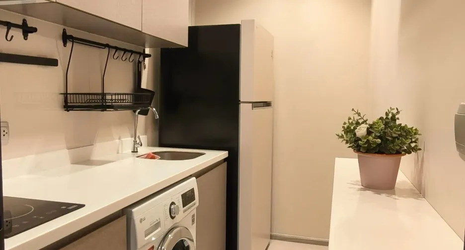 For rent 1 bed condo in Huai Khwang, Bangkok